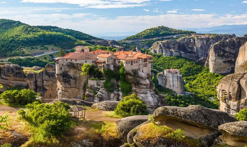 Athens: 2-Day Meteora Tour with Local Guides and Hotel Stay - Group size and guiding style: why the guide choice feels like half the trip