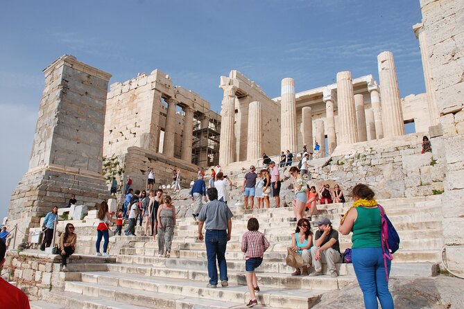 Athens: Acropolis, Parthenon Guided Walking Tour - Stop 4: The Erechtheion and the caryatid effect