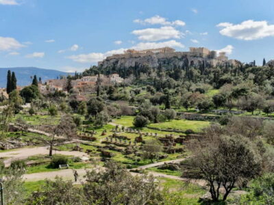 Athens: Acropolis & up to 5 Archaeological Sites Combo Pass - Entering the Acropolis and Parthenon: audio freedom vs a live guide