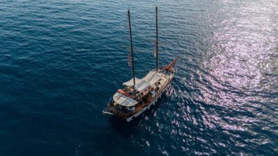 Athens: Agistri, Moni, and Aegina Cruise with Lunch & Drinks - The welcome and the motor-sailer feel (Alexander the Great energy)