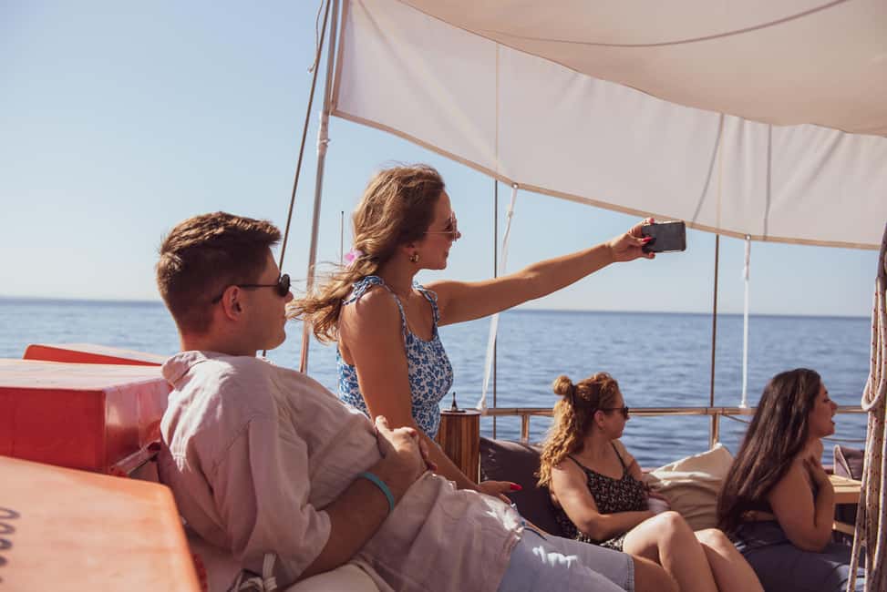 Athens: Agistri, Moni, and Aegina Cruise with Lunch & Drinks - Time management: how the stops balance walking and water