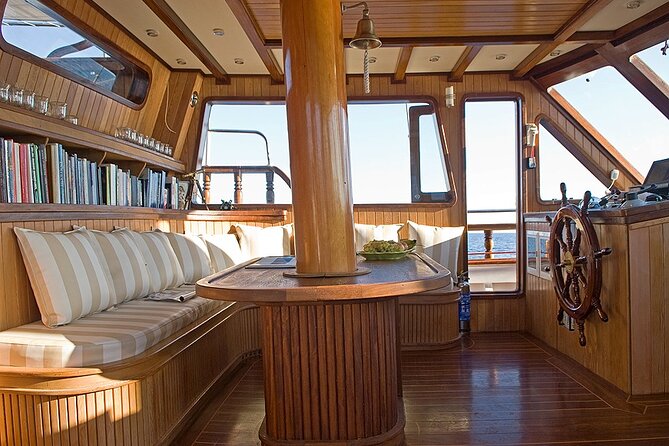 Athens: All Day Cruise to Agistri Moni Aegina with Lunch & Drinks - A day on the Saronic Sea: how this itinerary actually works