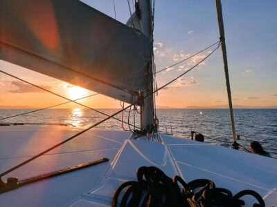 Athens: Catamaran Cruise with Fresh Lunch and Wine - Pier 6 to Alimos Marina: the easy rhythm of a 5-hour outing