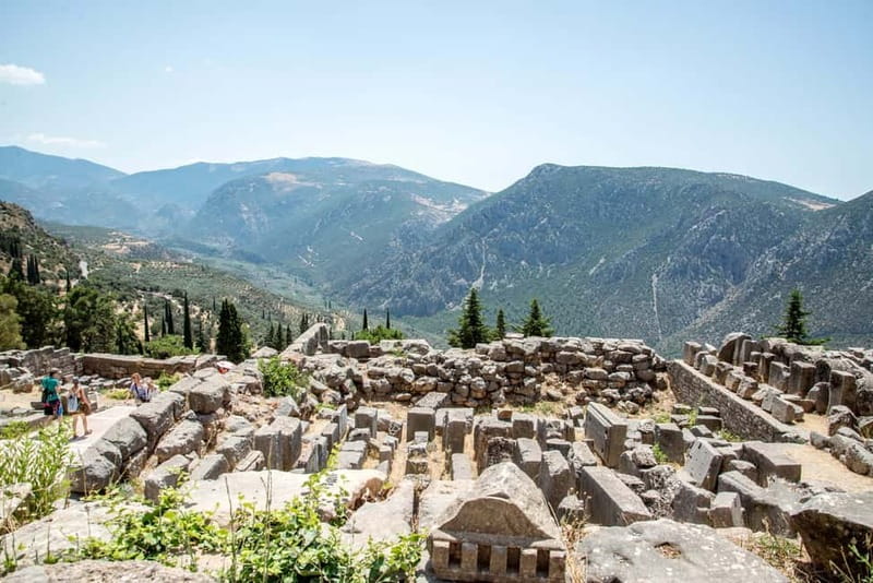 Athens: Delphi and Arachova Day Trip with Guide - Who should book this tour (and who should skip it)