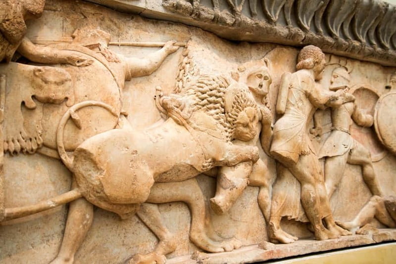 Athens: Delphi and Arachova Day Trip with Guide - Delphi Museum: what to focus on when time is limited