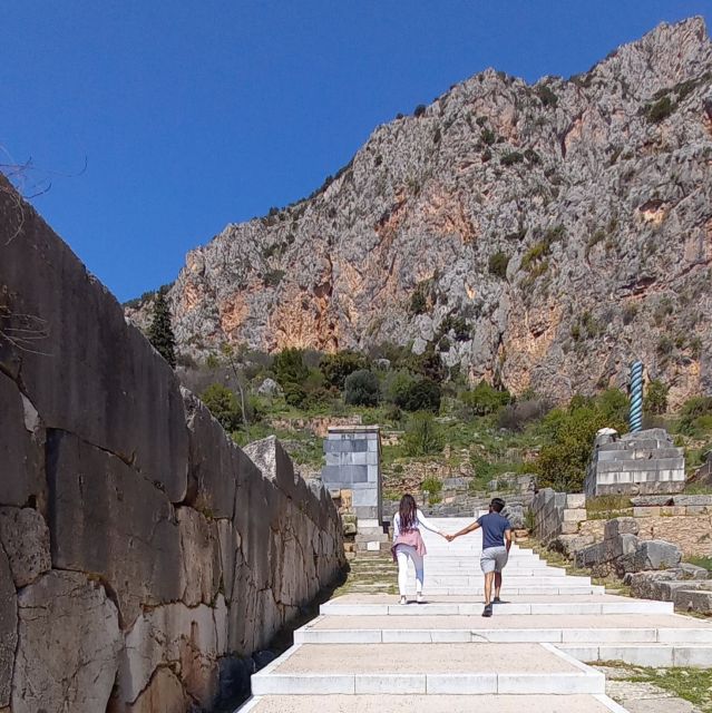 Athens: Delphi, Corycian Cave, and 300 Battlefield Day Trip - Lunch by the Delphi Riviera: Eating With the Olive Valley View