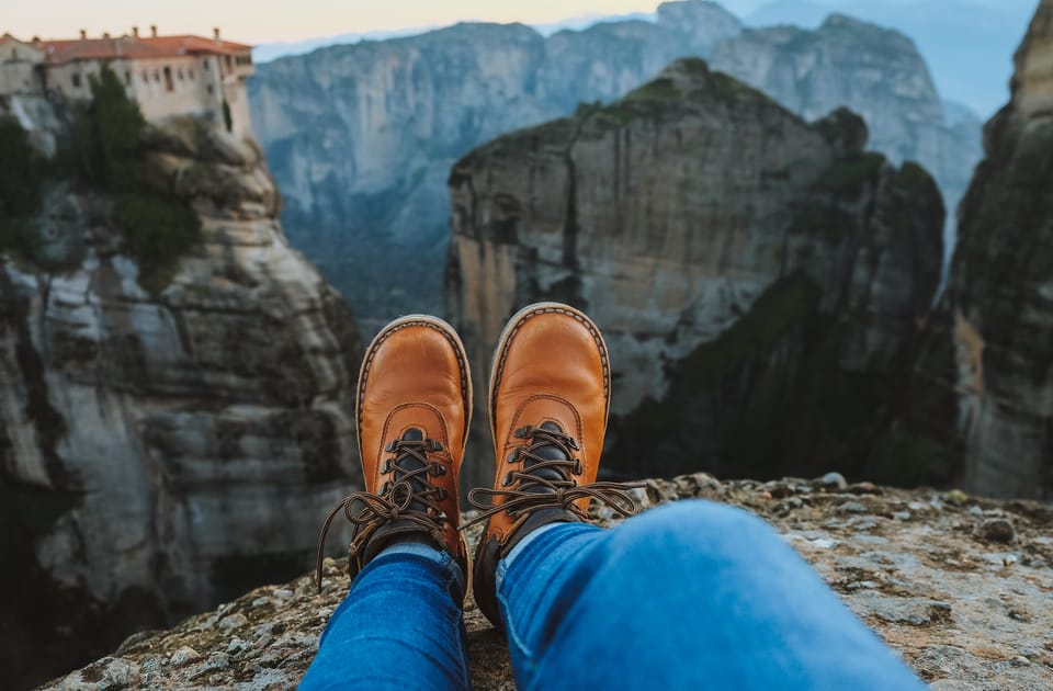 Athens: Meteora Day Trip with Audio Guide and Lunch Option - Kalabaka break: lunch option and a reset before the monasteries