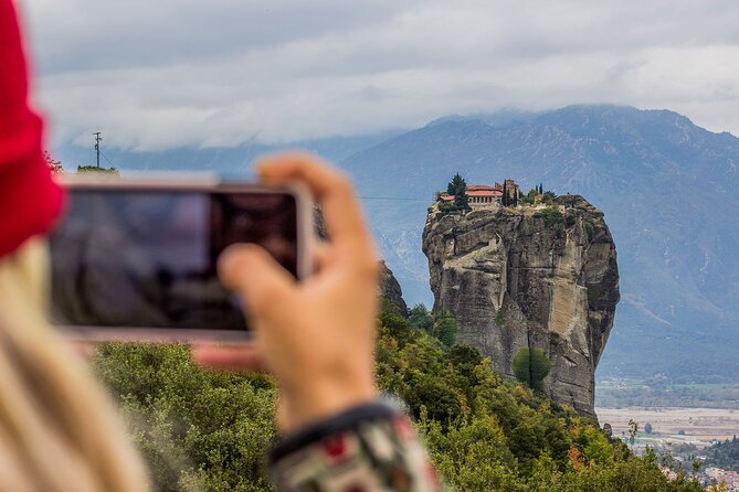 Athens: Meteora Monasteries, Caves & Coastal Stopovers with Lunch - Inside three monasteries: how the timing works on a packed day