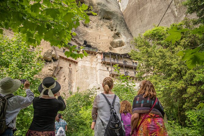 Athens: Meteora Monasteries, Caves & Coastal Stopovers with Lunch - Hermit caves of Badovas: a quieter side stop