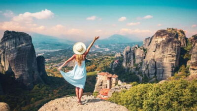 Athens: Meteora Monasteries Day Tour with Lunch - From Stathmos Larissis to Kalabaka: The Route and the Rhythm