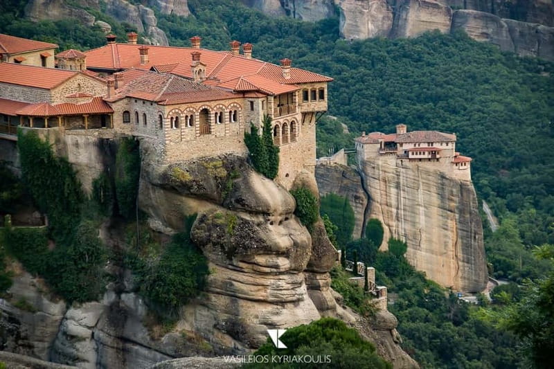 Athens: Meteora Monasteries Day Trip with Caves and Lunch - Panoramic stops: where your photos actually get better