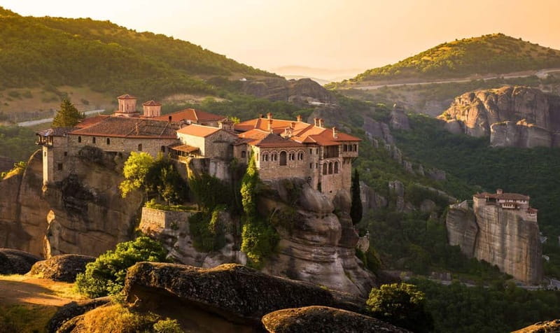 Athens: Meteora Tour with Local Guide and Greek Lunch - Should You Book This Meteora Day Trip?