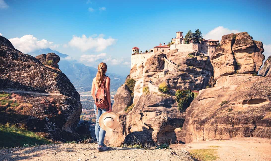 Athens: Meteora Tour with Local Guide and Greek Lunch - Kalambaka Timing: Town Time Plus an Easy Lunch Plan