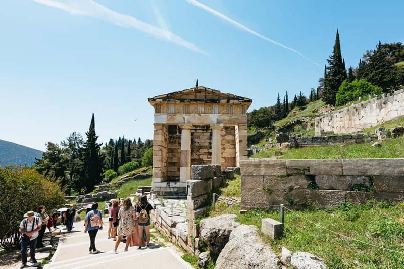 Athens: Mythology of Delphi, Museum and Arachova Guided Tour - Athens to Delphi by coach: the real benefit is not driving