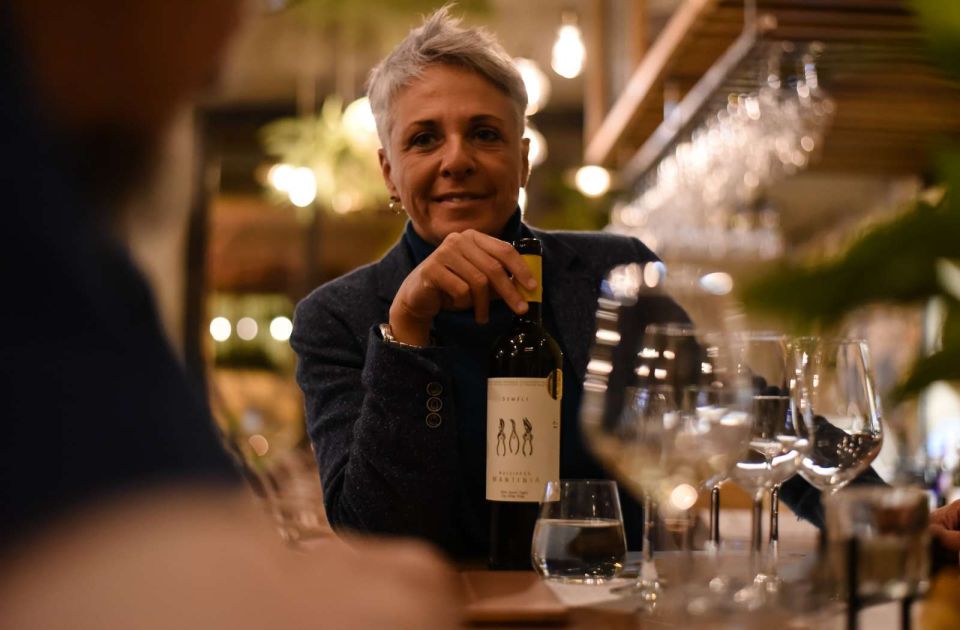 Athens: Premium Food and Wine Tasting Tour in the evening - Olive Oil and Local Liqueur: The Tasting That Feels Like a Skill