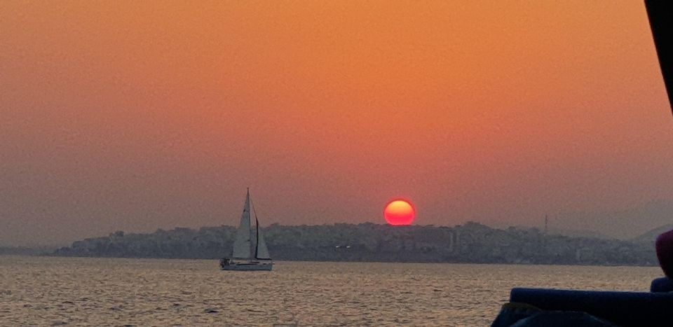 Athens: Riviera Catamaran Tour with Fresh Meal and Drinks - The 7-dish onboard meal: why food is more than a lunch break