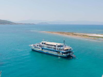 Athens: Swimming Cruise with Lunch, Wine & Live DJ on Board - What’s it really like onboard: deck, bars, and the DJ party tone