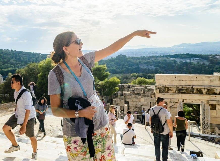Athens: The Acropolis Walking Group Tour with a French Guide - French-language storytelling with a licensed archaeologist guide