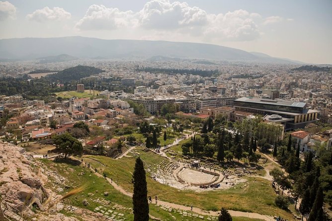 Beat the Heat Acropolis Tour - Small group - Wireless headset and small-group pacing: what you’ll feel