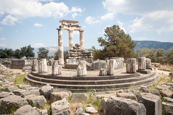Delphi Guided Small Group Day Tour from Athens - The 2 hours at Delphi: pacing and ticket line moments