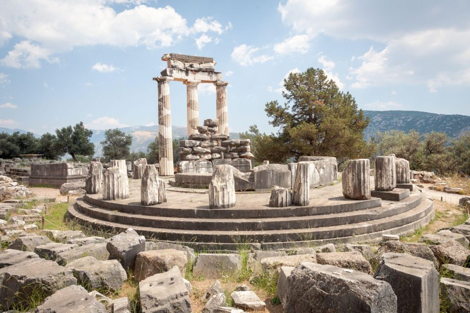 Delphi Small-Group Day Trip From Athens - Getting oriented at the Temple of Apollo (and why the time limit can help)