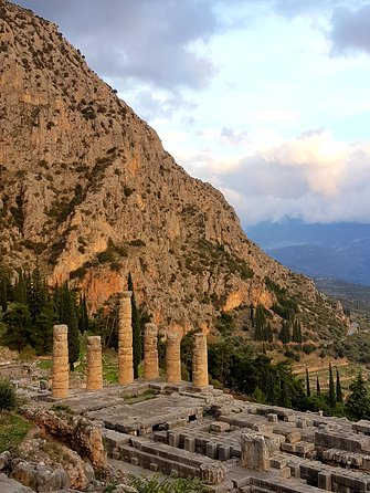 Delphi & Thermopylae Full Day Private Tour from Athens - Delphi Museum: sculptures, oracle clues, and the Omphalos moment