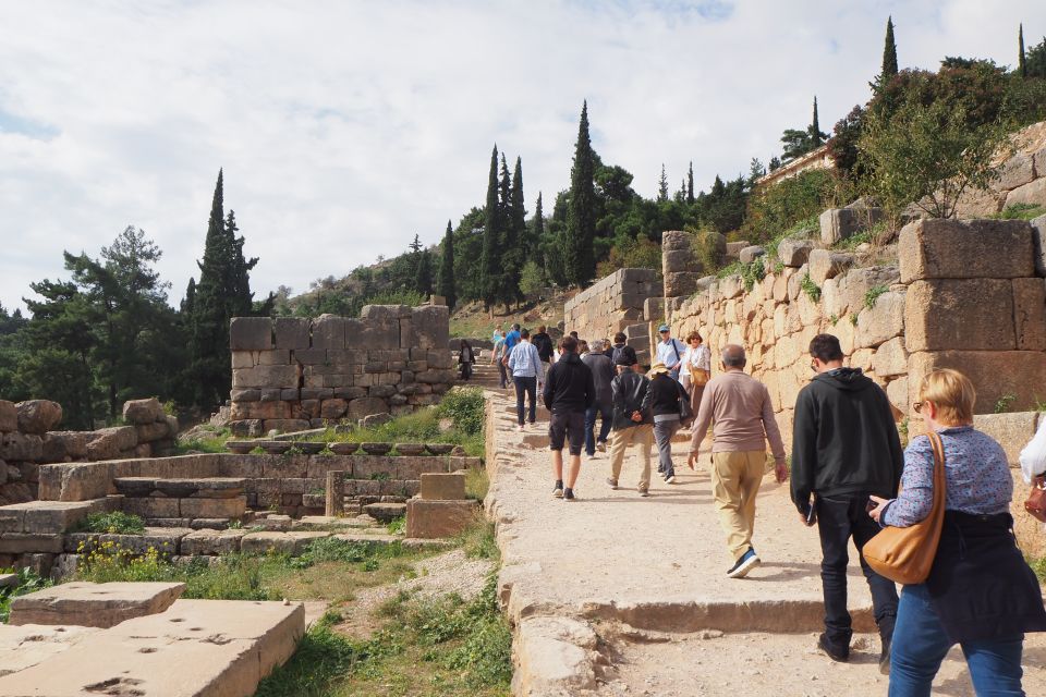 From Athens: Day Tour to Delphi - Lunch in modern Delphi and the Arachova photo stop