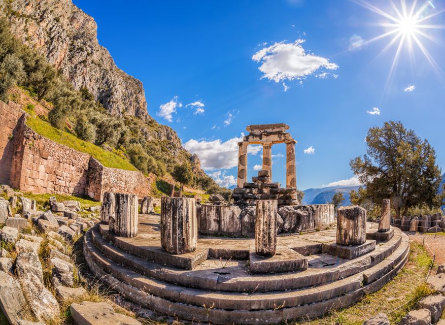 From Athens: Delphi Full Day V.R. Audio Guided Tour - Traditional Mountain Villages: Arachova and the Lunch Break Rhythm