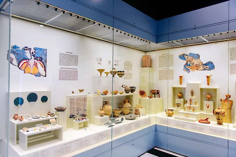 From Athens: Mycenae, Epidaurus & Nafplio Full Day Trip - Guides like Vivian, Voula, and George make or break the vibe