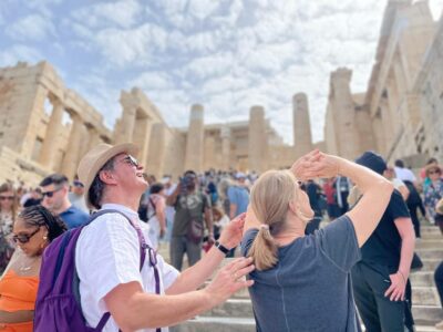 Parthenon & Acropolis Guided Tour in Spanish -Option Tickets - Meeting point and the walk plan that keeps 2 hours feeling doable