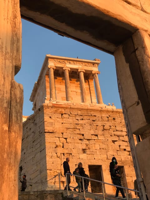 Parthenon & Acropolis Guided Tour in Spanish -Option Tickets - Parthenon: Athena’s temple, UNESCO recognition, and why it’s built so carefully